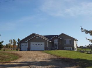 955 170th St, Hammond, WI 54015