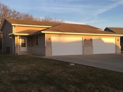 517A Foxmead Xing, Waterford, WI, 53185