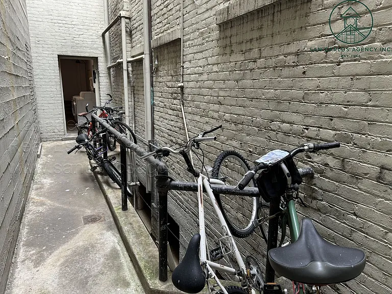 SINGD — Photo 15