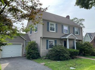 10 Weldon Rd, Newton, MA 02458