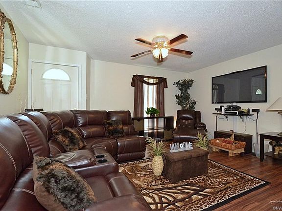 2nd image of 322 Mayfair Dr