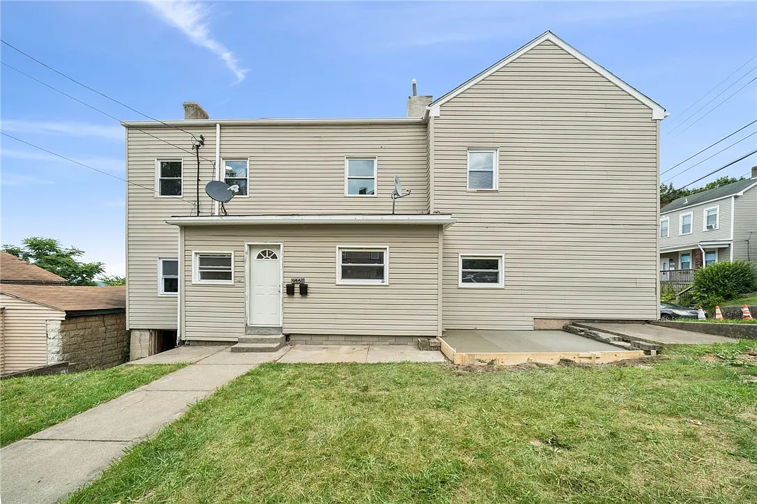2 bed, 980 sqft, $1,225 — Photo 1
