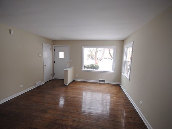 3rd image of 8526 Trumbull Ave