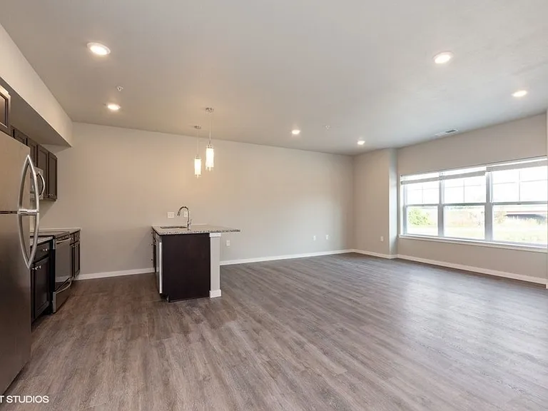 5115 N River Blvd NE — Photo 26