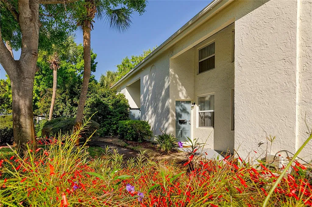 2 bed, 1.5 bath, 1044 sqft, $3,200 — Photo 1