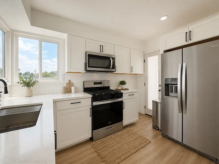 2822 Waverly Dr — Photo 1