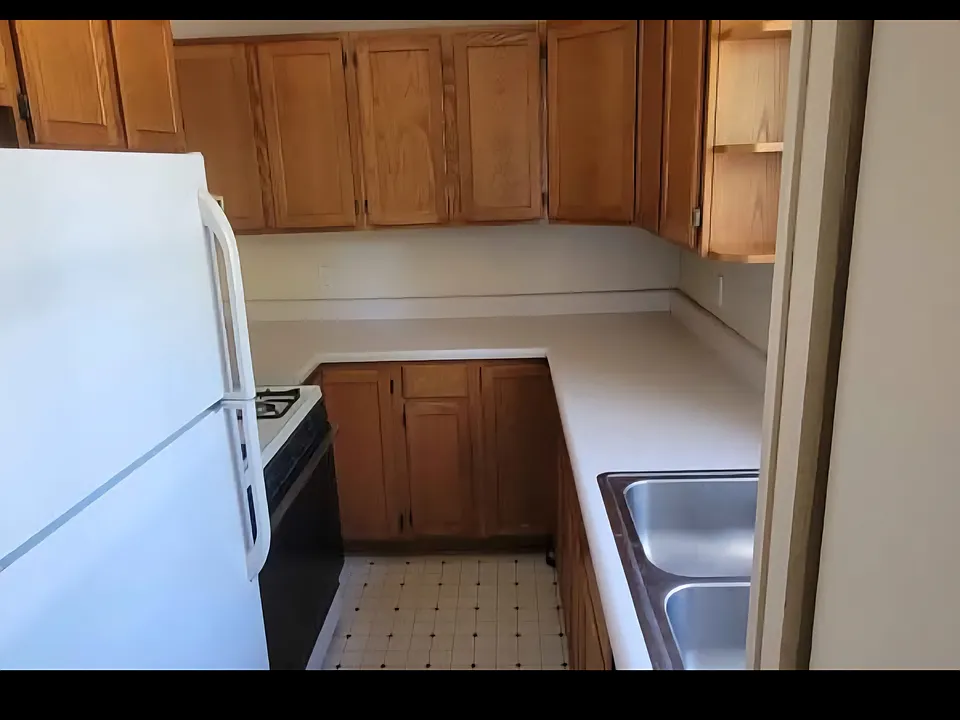 11 Windgate Dr #1