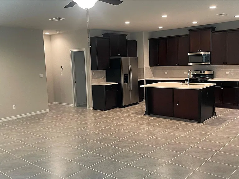 147 Mary Max Cir — Photo 12