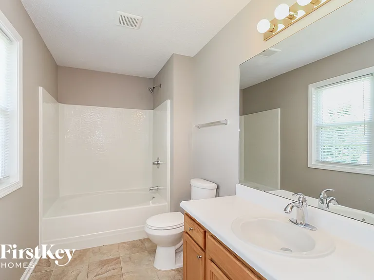 1554 Pecan Ln — Photo 9