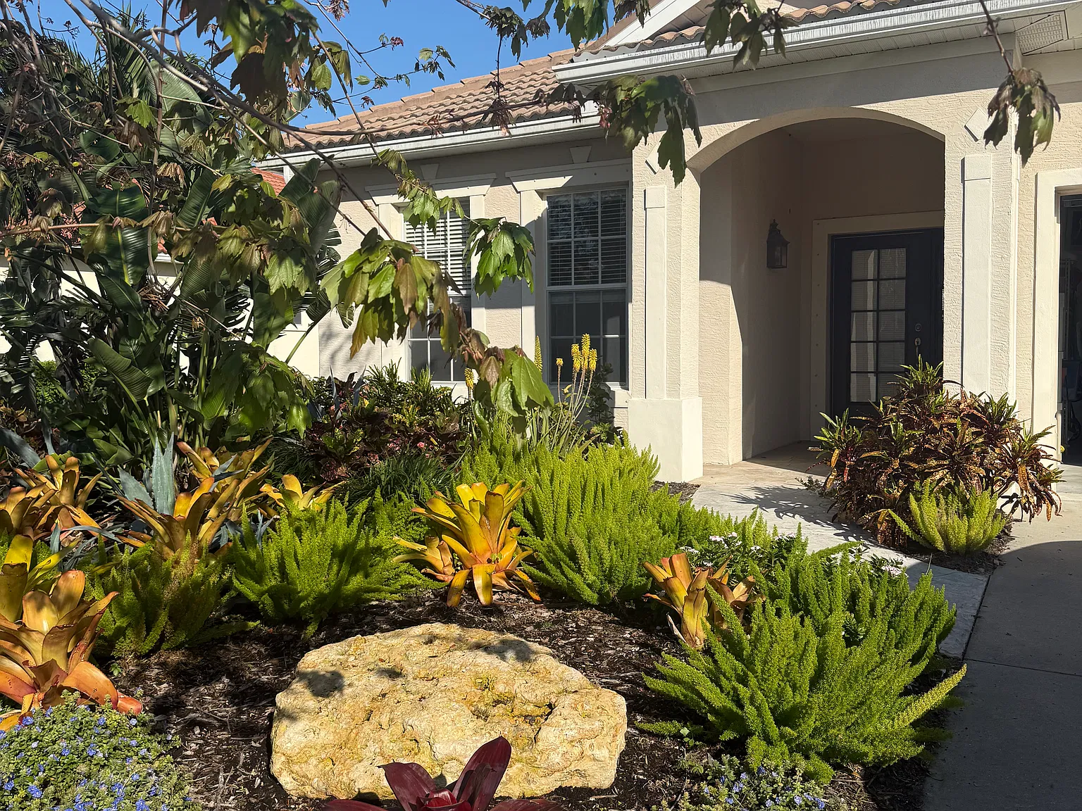 3 bed, 1867 sqft, $3,000 — Photo 1
