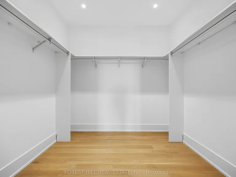 10 Inn On The Park Dr #Penthouse 3 — Photo 21
