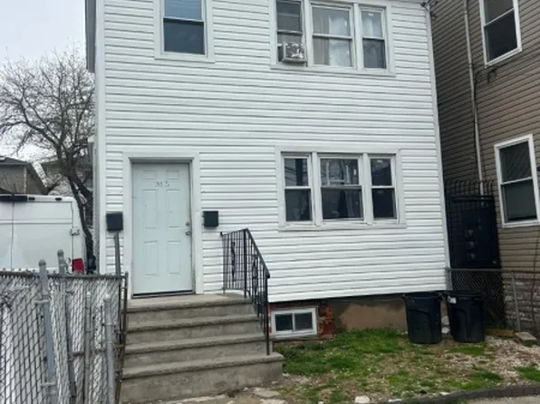 313 Livingston St, Elizabeth City, NJ 07206