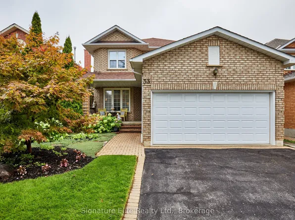 33 Waller St, Whitby, ON L1R 1Z8