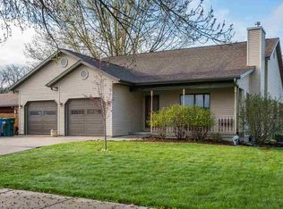 1106 4th St, Baraboo, WI 53913