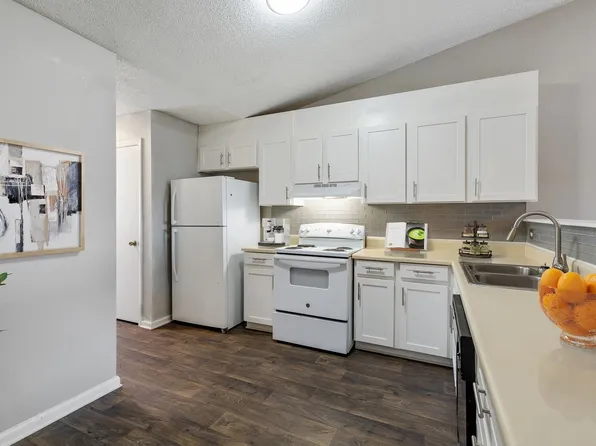 Woodbrook Apartment Homes