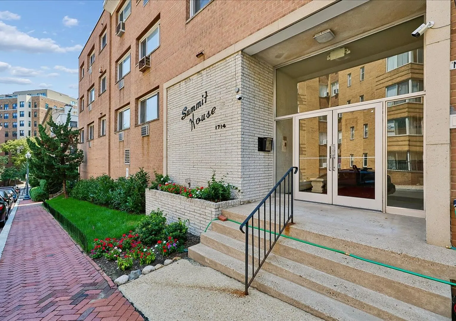 Summit Place — Photo 2