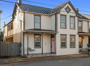 112 S Lawrence St, Charles Town, WV 25414