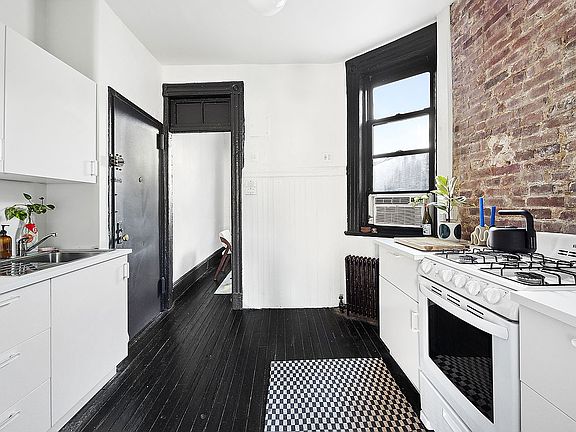 4th image of 633 E 11th St APT 23