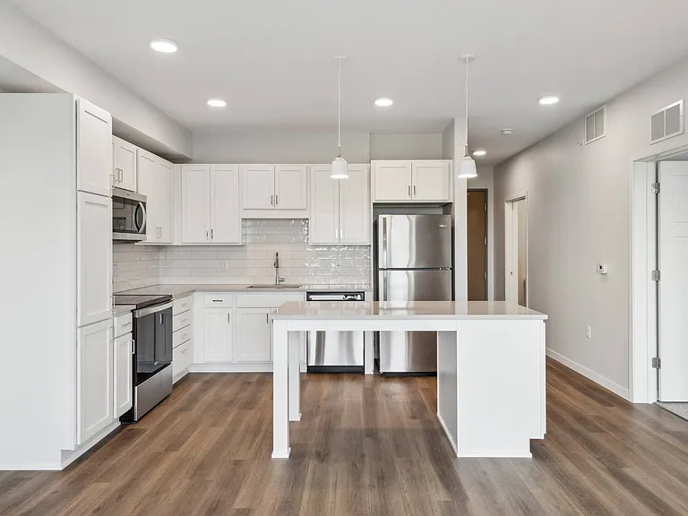 The Eloise Apartments — Photo 90
