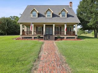 225 Loch Lomond Rd, Bridge City, TX 77611