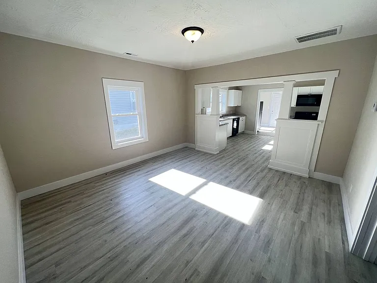 2251 N Rogers Ave — Photo 19