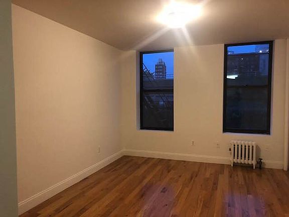 5th image of 166 Norfolk St APT 5A