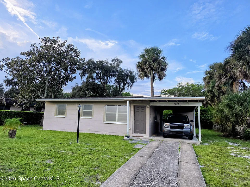 2038 Robinhood Dr