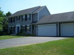 8957 Heatherton Ridge Dr, Savage, MN 55378