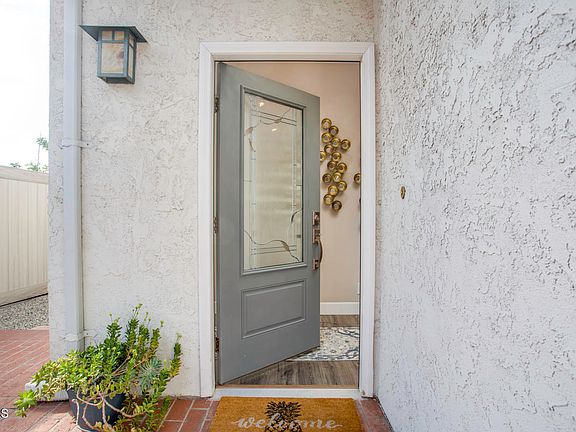 4th image of 1034 Royal Oaks Dr Unit K