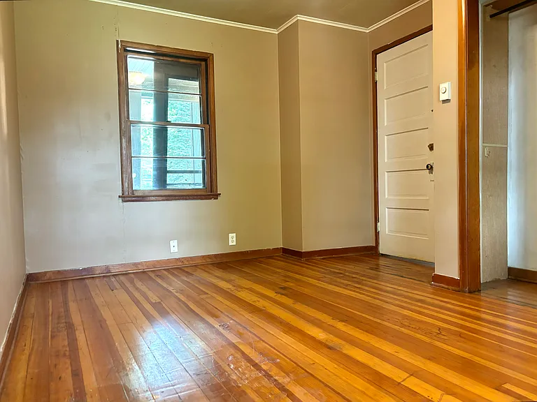 811 S Van Buren St — Photo 13