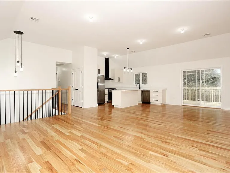 1097 Route 211 W — Photo 33