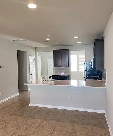 1721 Fountain Bridge Dr — Photo 3