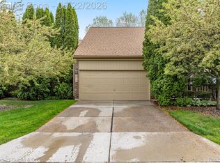 2217 Siboney Ct, Rochester, MI 48309