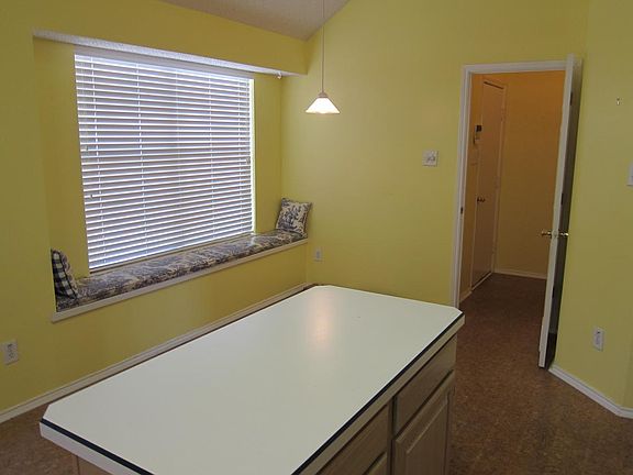 Center Island to Breakfast Nook