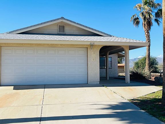 2nd image of 2531 Country Club Dr
