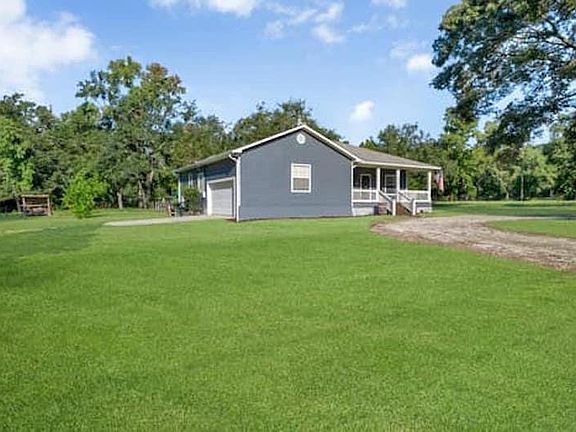 3rd image of 1546 McLawrence Way