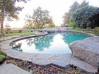 2nd image of 912 Glen Oaks Blvd