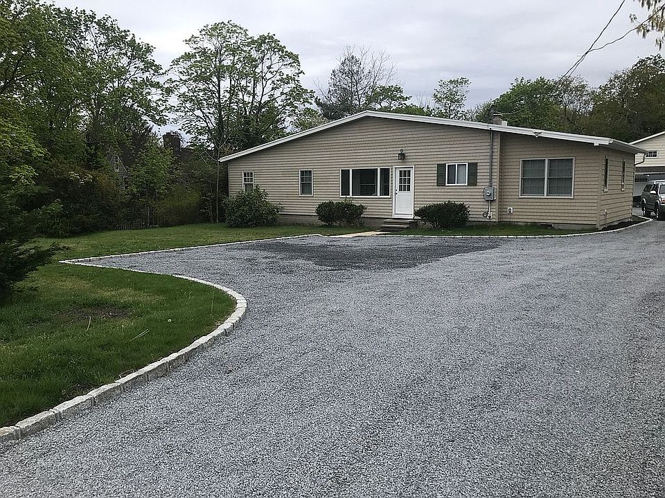 1st image of 411 Montauk Hwy