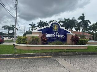 1400 Lacosta Dr W, Pembroke Pines, FL 33027