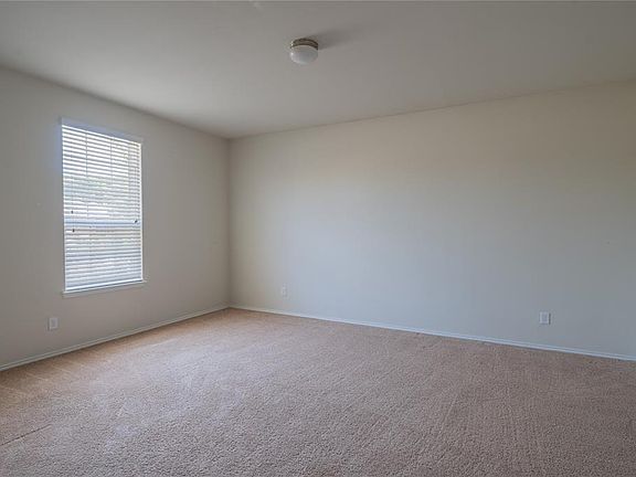 4th image of 1628 Megan Creek Dr