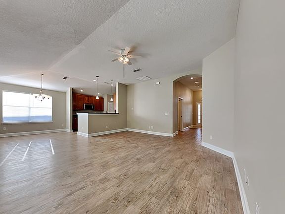 5th image of 924 Oak Arbor Cir