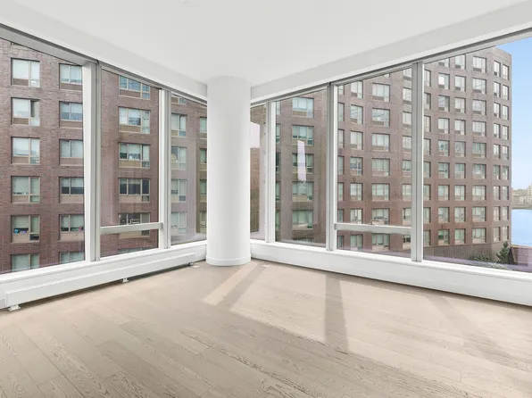 252 South Street image 5 of 61