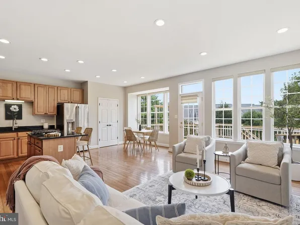 601 Burberry Ter SE, Leesburg, VA 20175