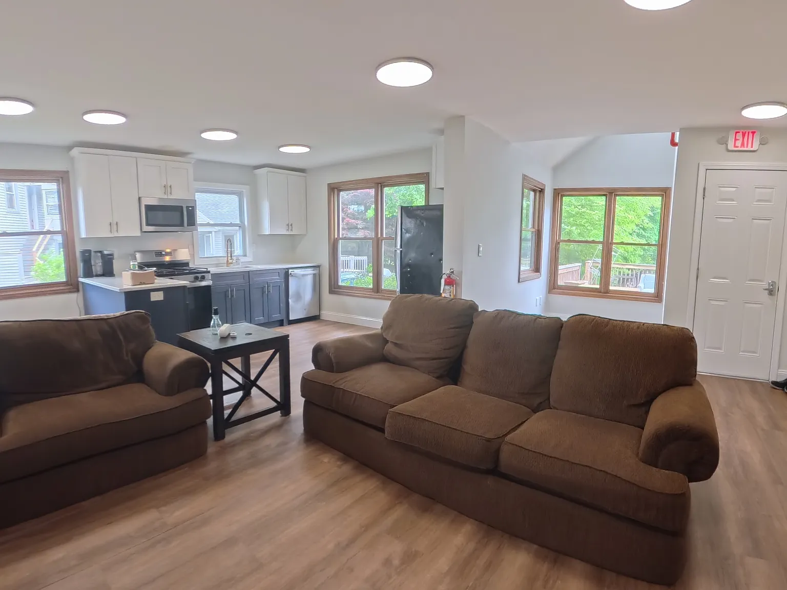 4 bed, 5000 sqft, $3,600 — Photo 3