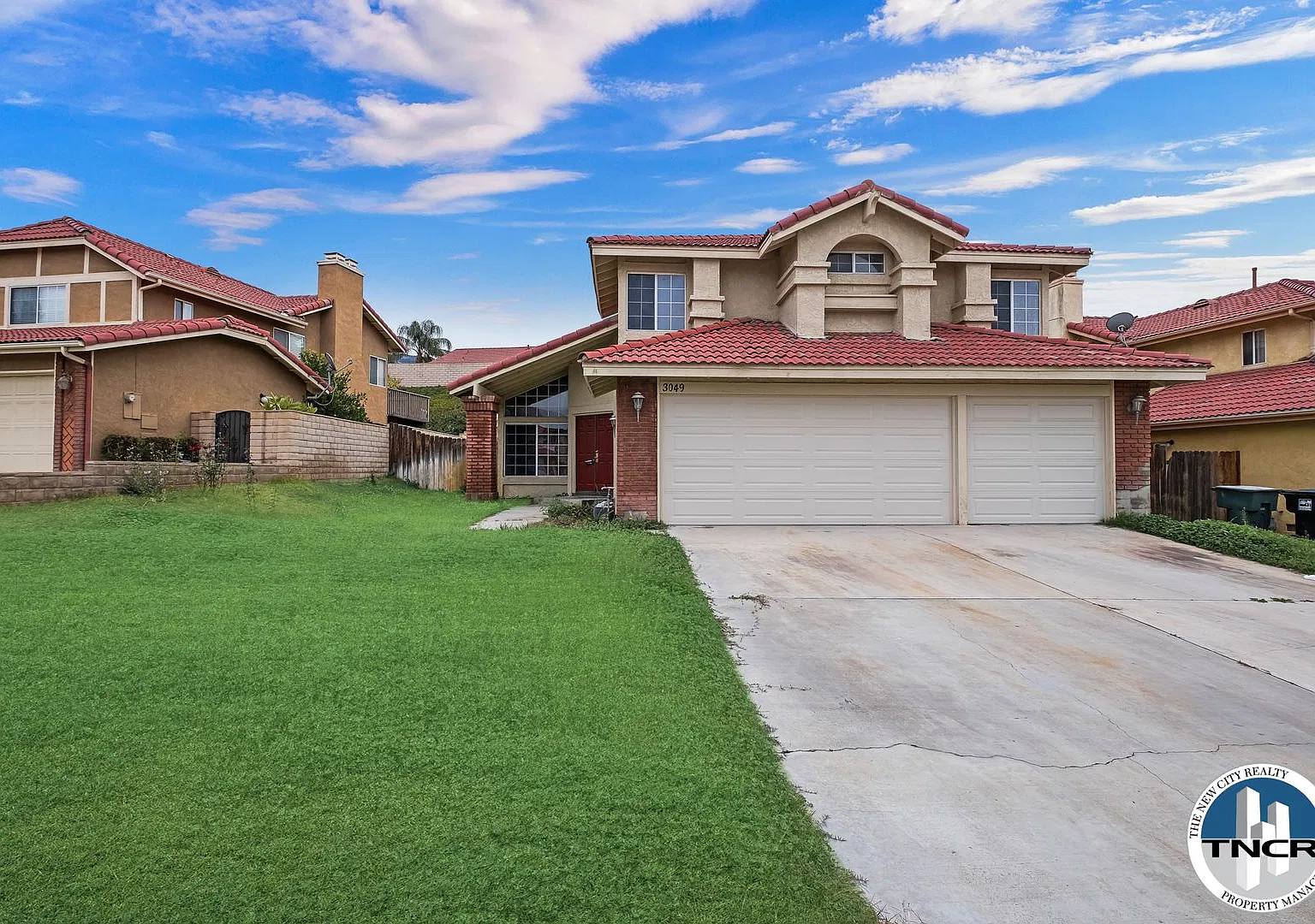 Stunning 4 BD | 3 Bath — Photo 1