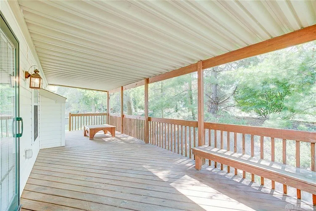 3 bed, 2.5 bath, 1746 sqft, $2,295 — Photo 3