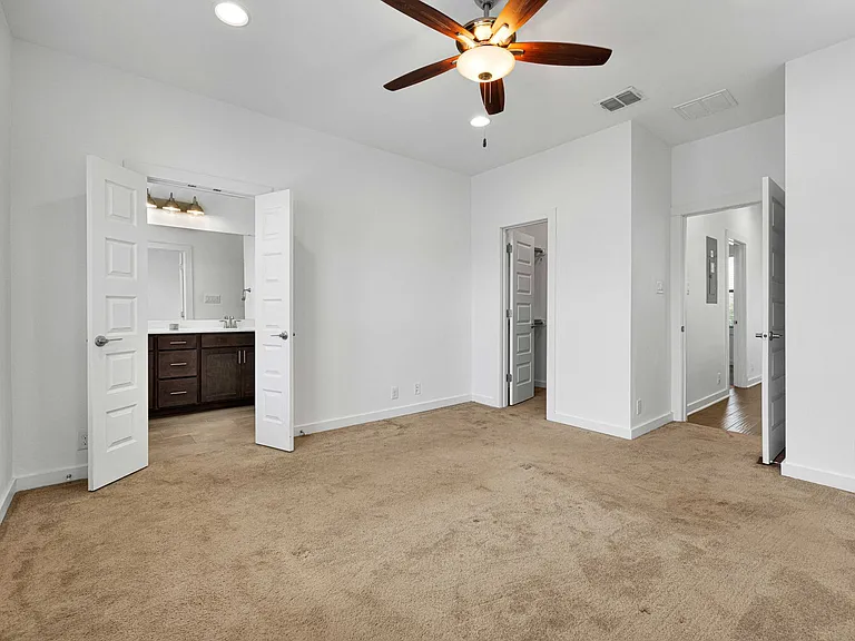 1162 N Olive St — Photo 19