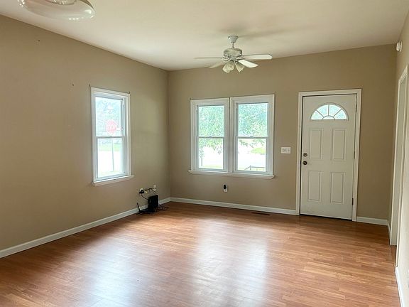 2nd image of 901 N Jefferson Ave