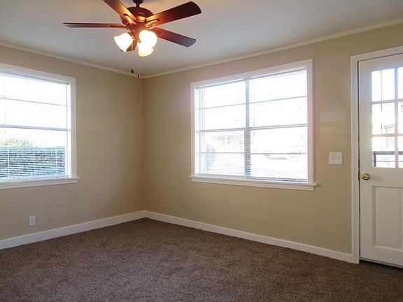 2nd image of 2151 Sparks St