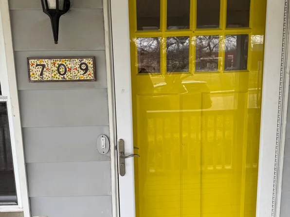 709 Cadillac St, Flint, MI 48504